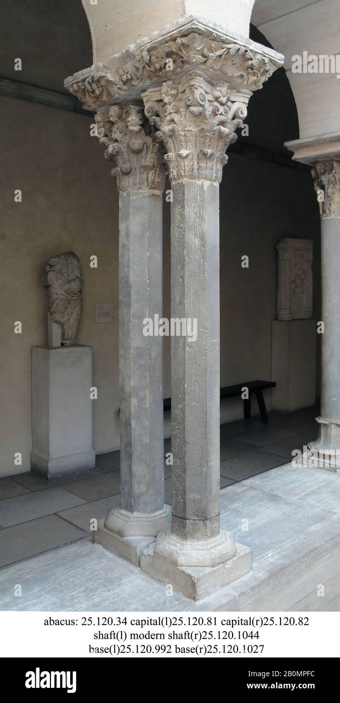 Column Base, Französisch, Ende des 12. Jahrhunderts, Hergestellt im Languedoc, Frankreich, Französisch, Stein, Gesamt: 5 1/8 x 9 7/8 x 9 7/8 Zoll (13 x 25,1 x 25,1 cm), bildhauerisch Stockfoto