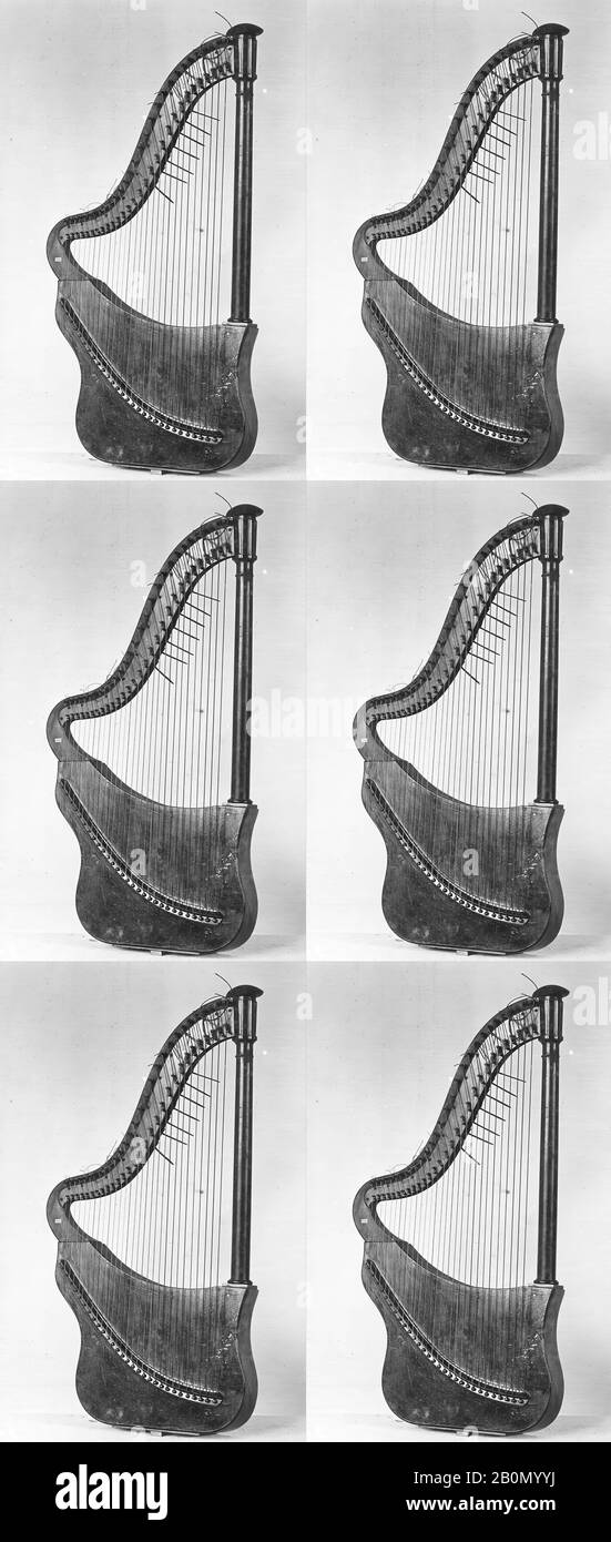 Pfeiffer & Brimmeyrs, Harp Lyre, French, Pfeiffer & Brimmeyrs, 19. Jahrhundert, Frankreich, Französisch, Holz, verschiedene Materialien, Höhe: Extrem = 90,0 cm, Säule = 59,5 cm; Soundboard: Resonating length= 39,0 cm, Greatest width= 44,0 cm, Strings: (Klingende Länge): Längste 77,5 cm, 17,0 cm, 27,0 cm, Breite: 44,0 cm, 1 cm Stockfoto