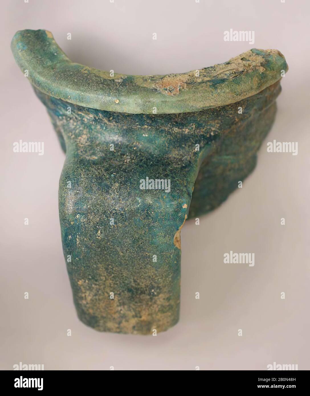 Fragment, 7.-8. Jahrhundert, Irak Gefunden/ausgegraben, Ctesiphon, Steingut; glasiert, Keramik Stockfoto