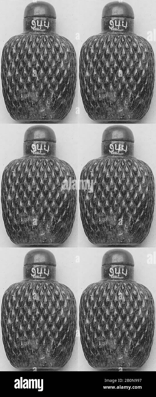 Schnupftabakflasche mit Stopper, China, Qing-Dynastie (1644-1911), Datum 18.-19. Jahrhundert, China, Pink Quarz, H. 2 5/8 Zoll (6,7 cm), Schnupftabakflaschen Stockfoto