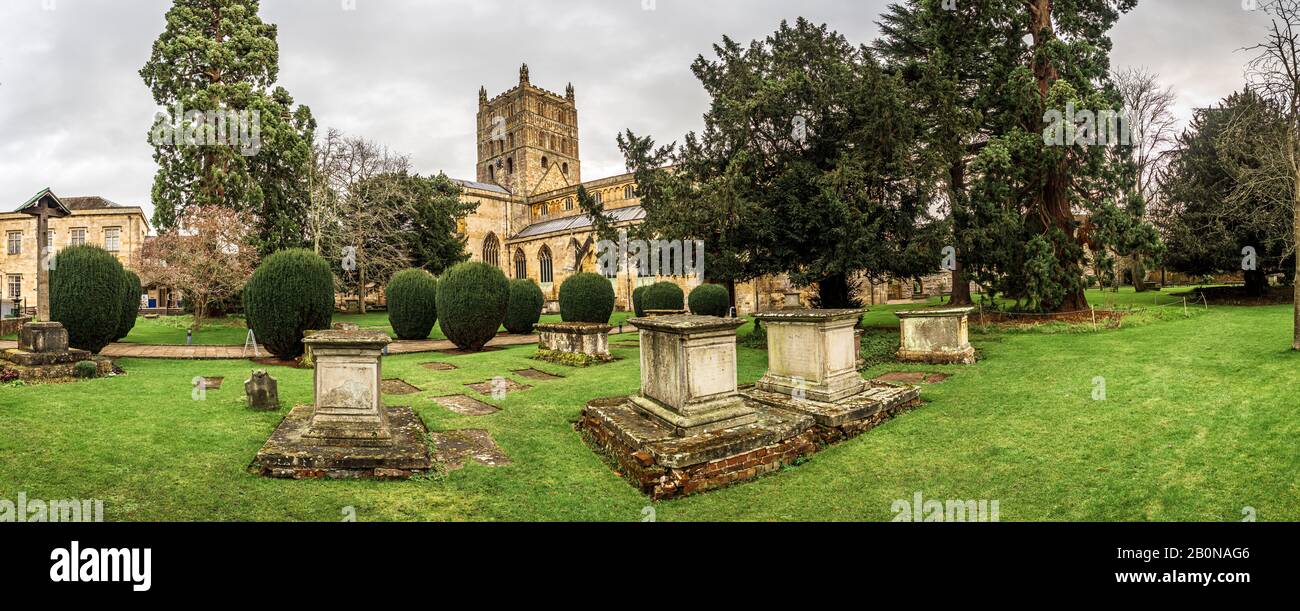 Tewksbury Abbey und Gelände Stockfoto