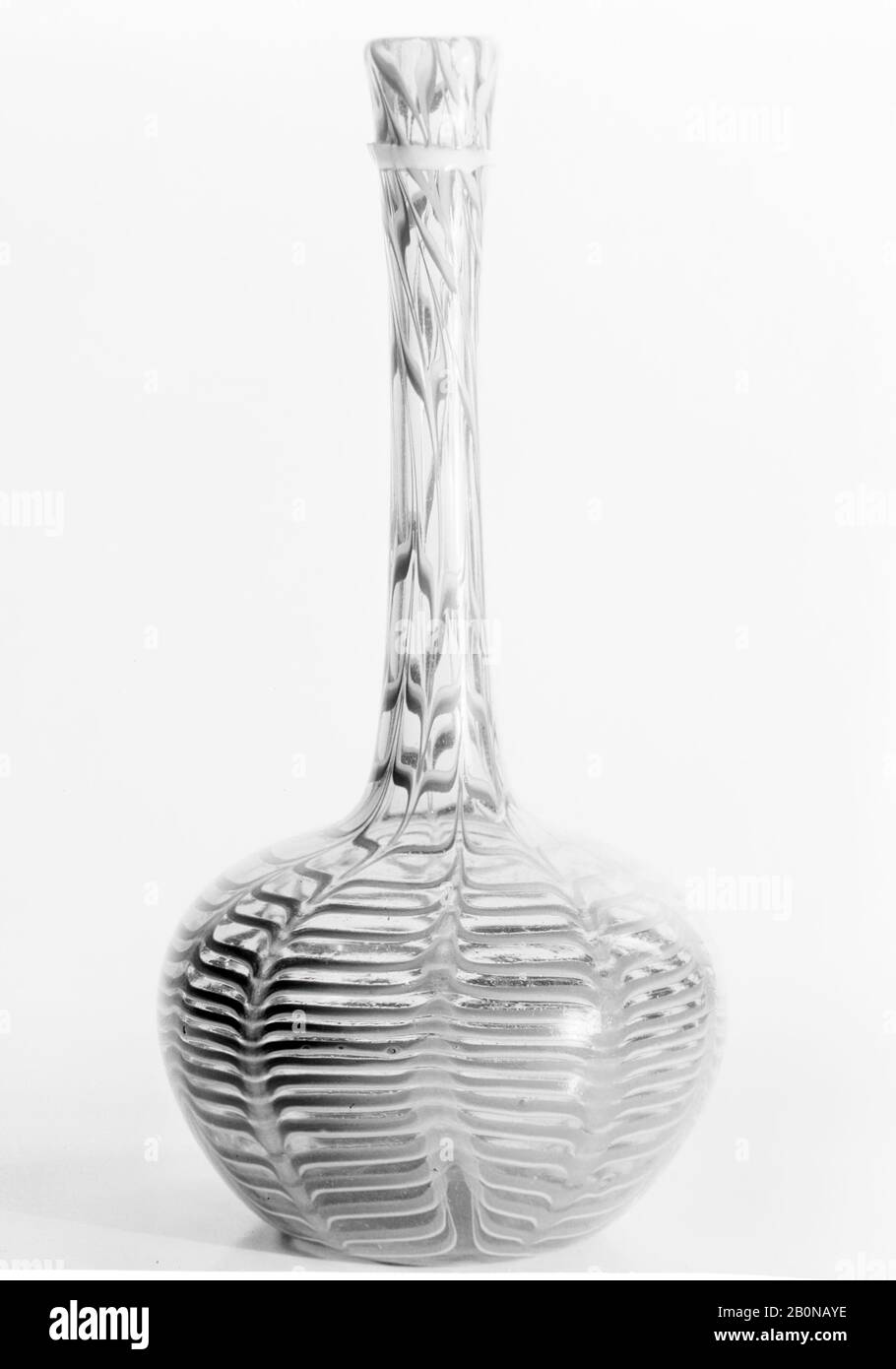 Flasche, Französisch, Nevers, Anfang des 17. Jahrhunderts, Französisch, Nevers, Glas, Höhe: 13 Zoll (33 cm), Glas Stockfoto