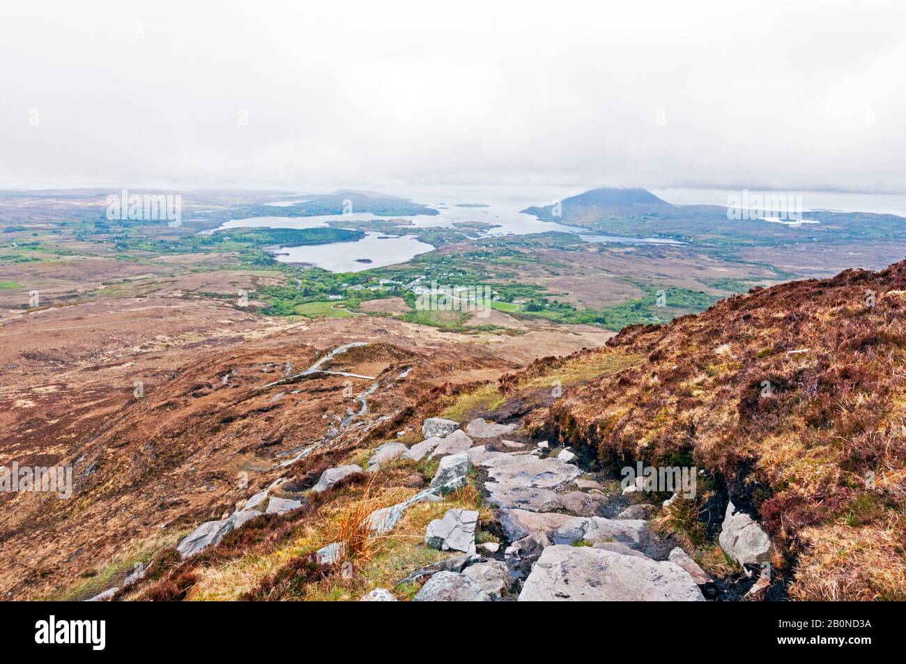 Blick vom Diamond Hill Trail, Connemara National Park, County Galway, Irland Stockfoto
