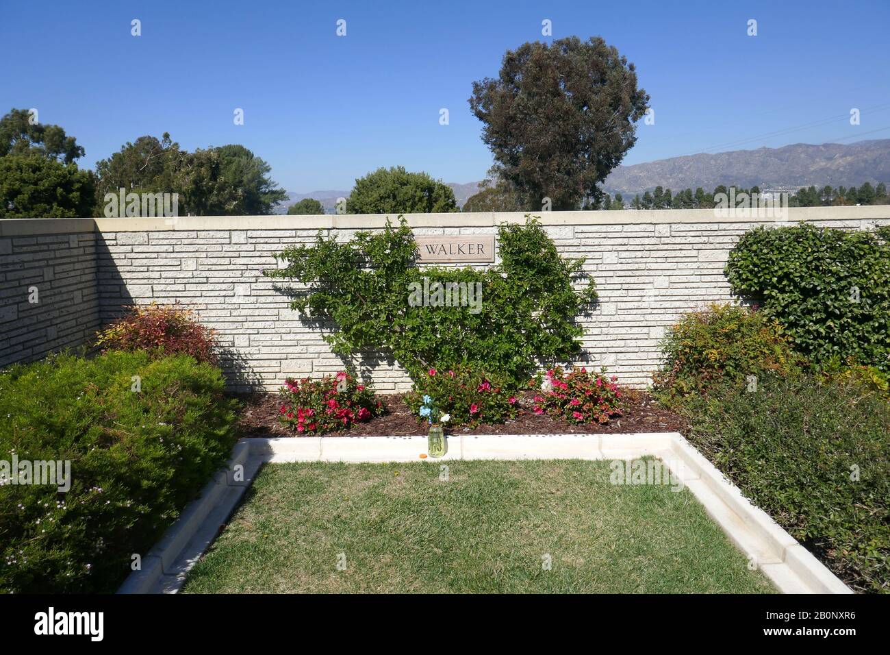 Los Angeles Kalifornien Usa 20 Februar 2020 Ein Allgemeiner Blick Auf Die Atmosphare Von Paul Walkers Grab Am 20 Februar 2020 Im Forest Lawn Memorial Park In Los Angeles Kalifornien Usa Foto