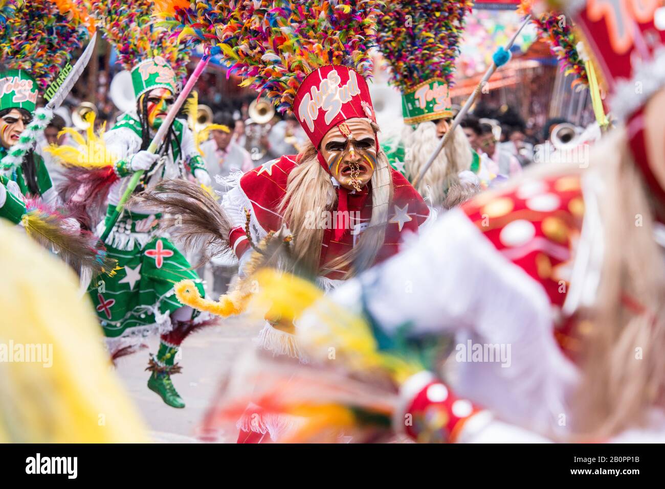 Figuren und Tänzerinnen des Karnevals von Oruro, Bolivien Stockfoto