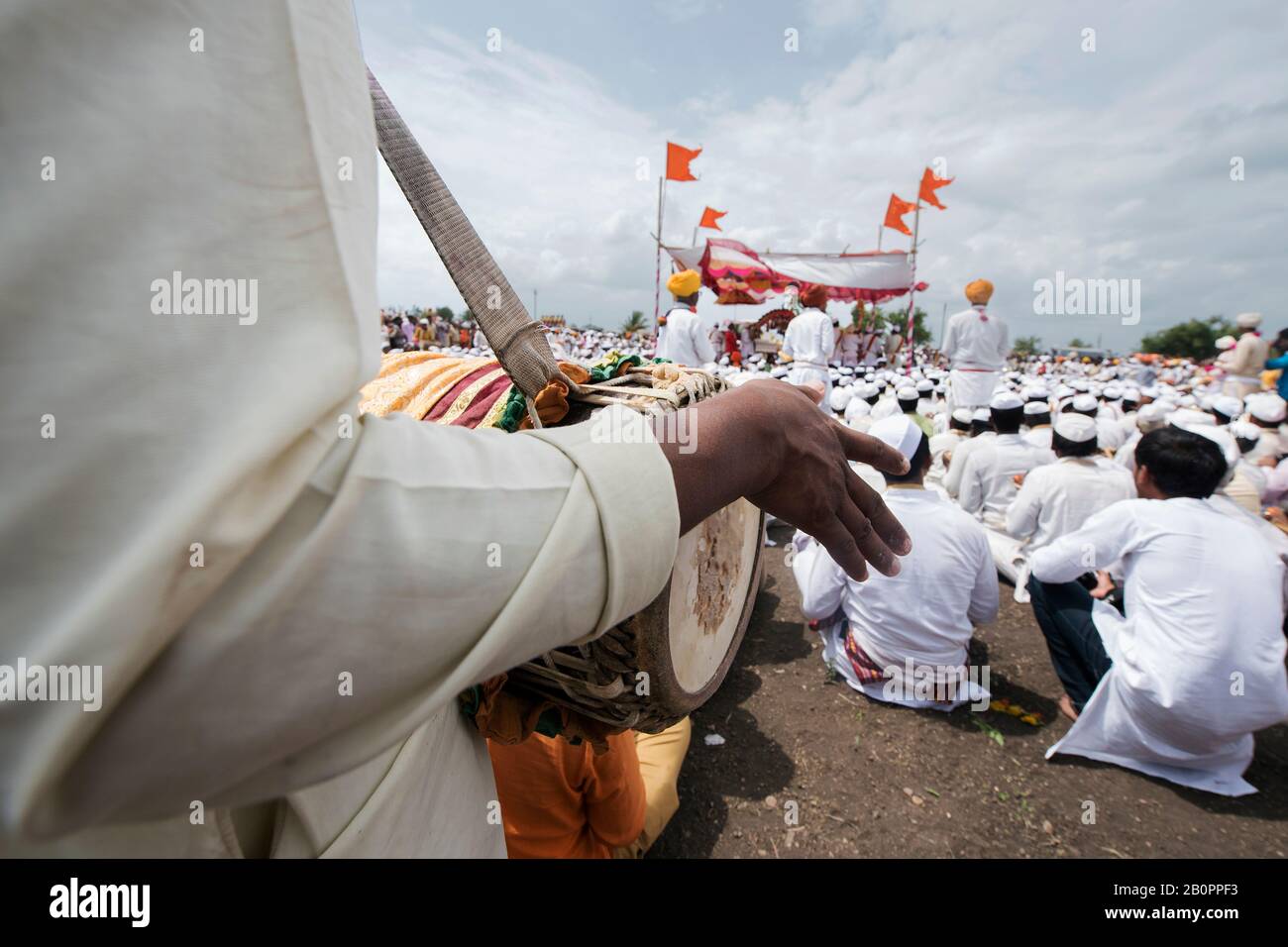 Das Bild von Warkari oder Pilgrim, der Kirtan in der Nähe von Pune, Maharashtra, Indien, asien ausführt Stockfoto