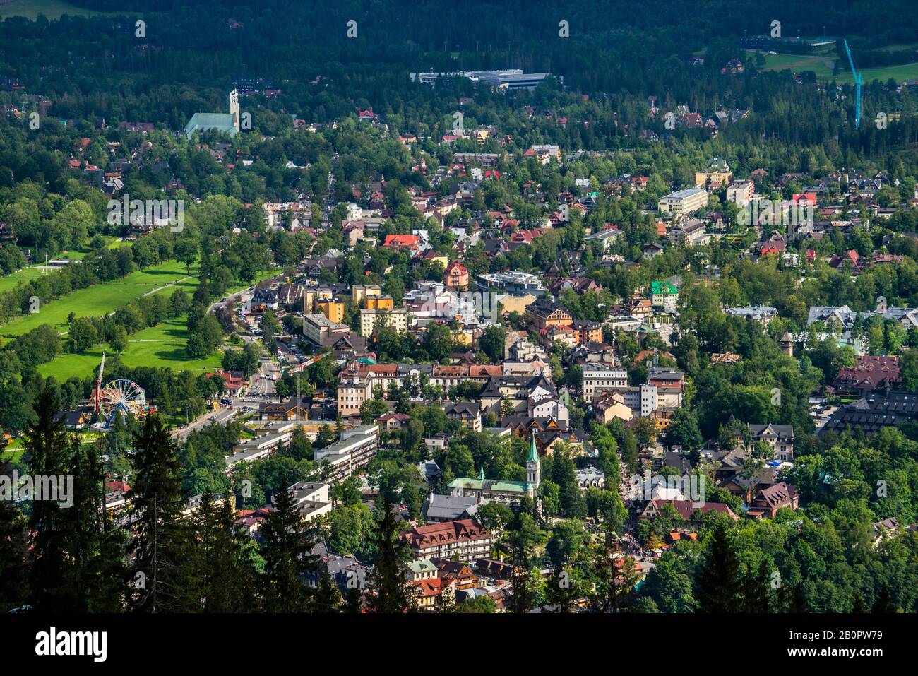 Panoramablick auf das Bergresort Zakopane in den Tatra-Bergen Kleinpolens vom Berg Gubałówka, Polen Stockfoto