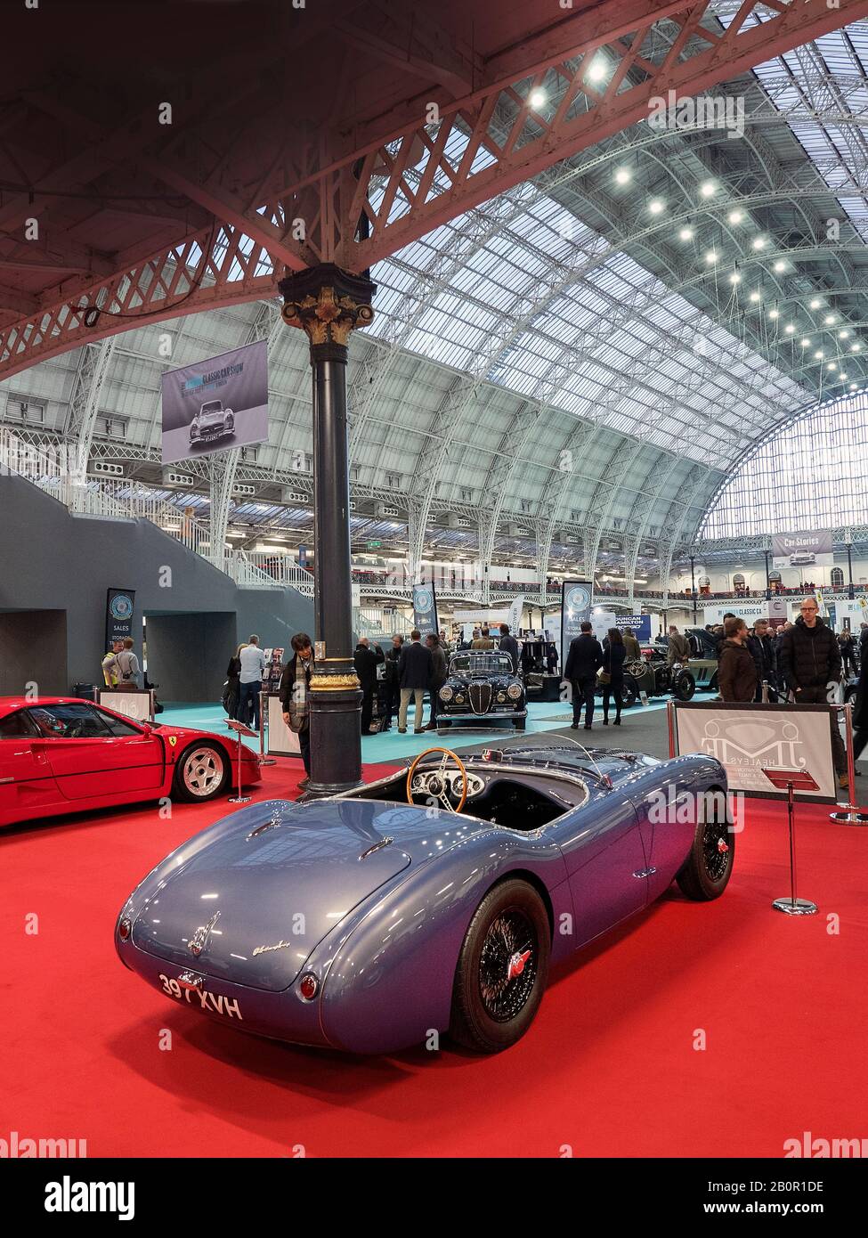 Austin Healey wird auf Der London Classic Car Show im Olympia London UK 20/02/2020 verkauft Stockfoto