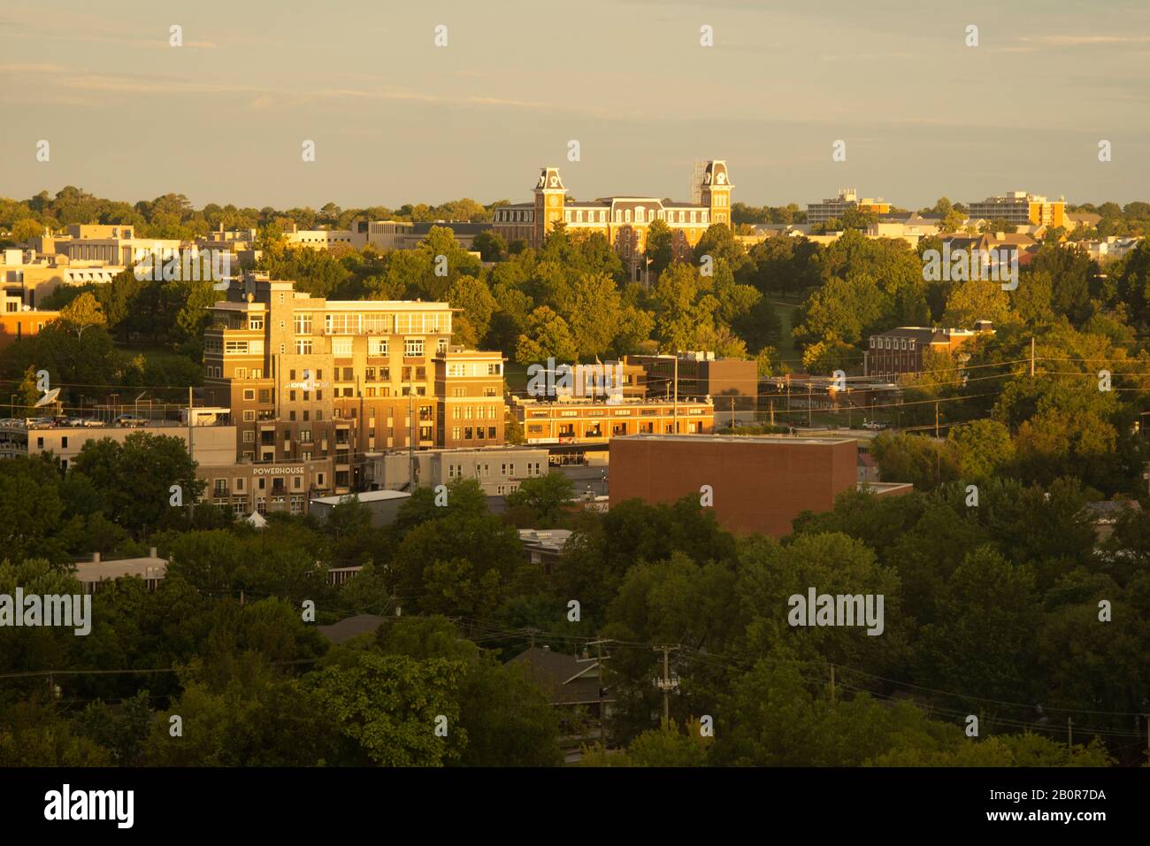 Draufsicht über die University of Arkansas bei Sonnenaufgang, Fayetteville, Arkansas, USA Stockfoto