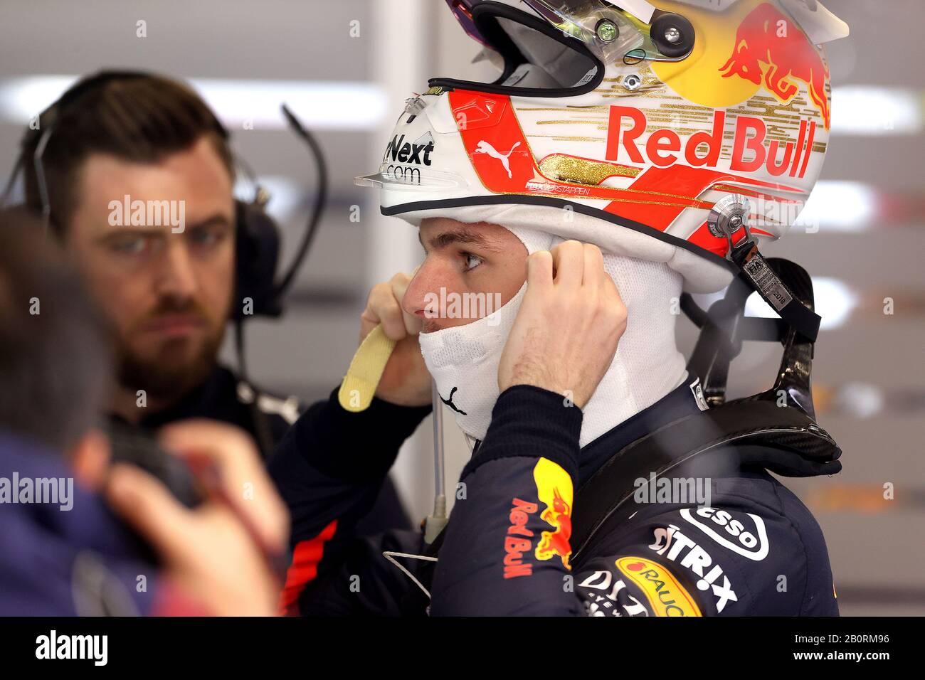 Red Bulls Max Verstappen am dritten Tag der Vorsaisonprüfung auf dem Circuit de Barcelona - Catalunya. Stockfoto