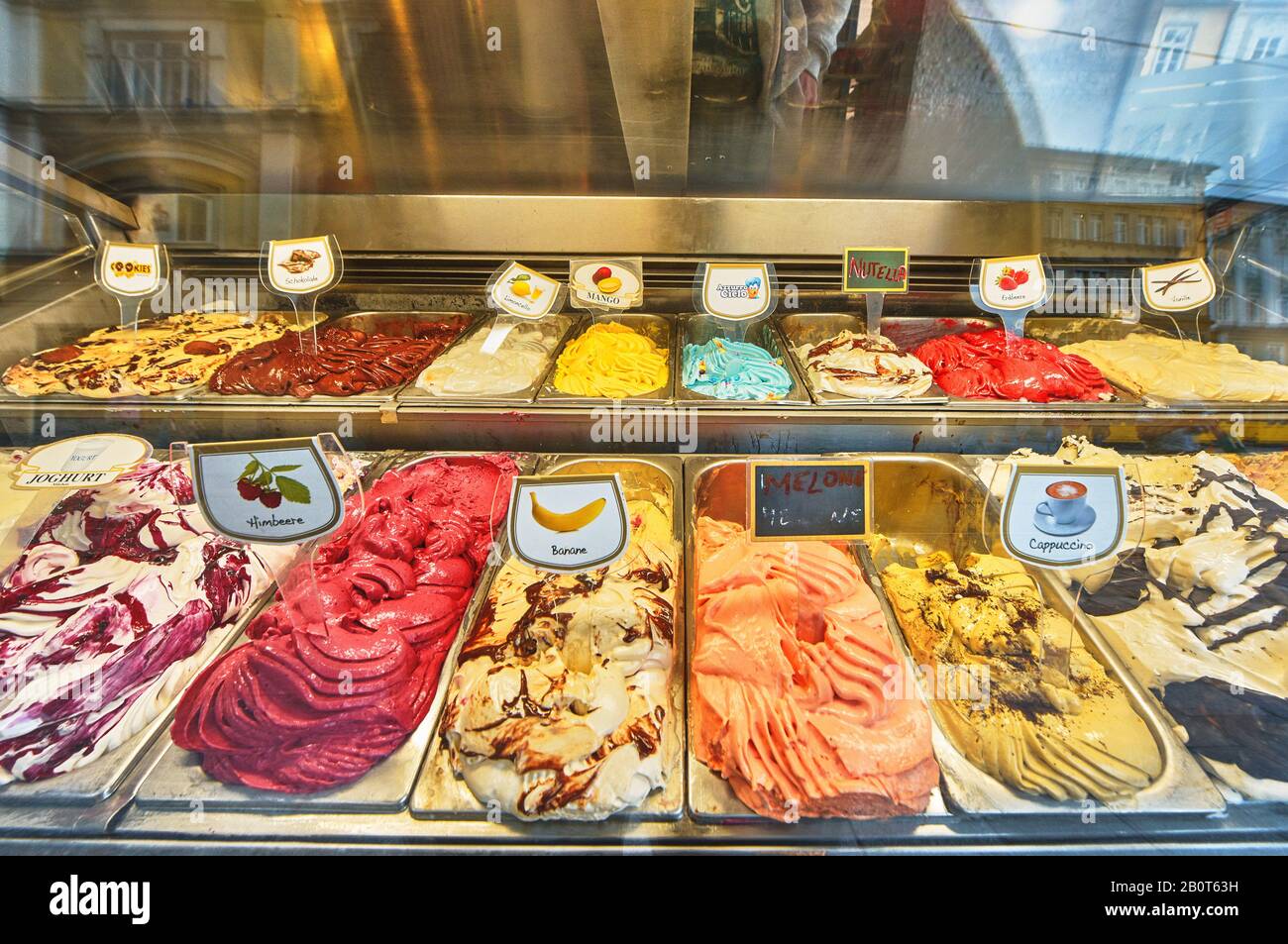 Eiscreme-Auswahl im Zentrum von Linz Stockfoto