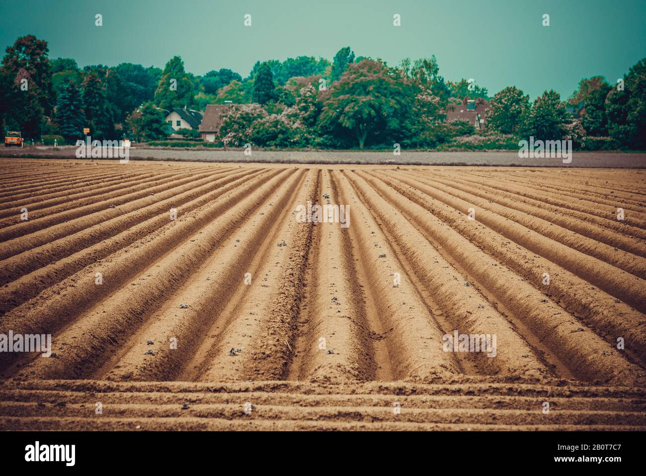 Gepflügten Feldes, Frühling landwirtschaftlichen Hintergrund Stockfoto