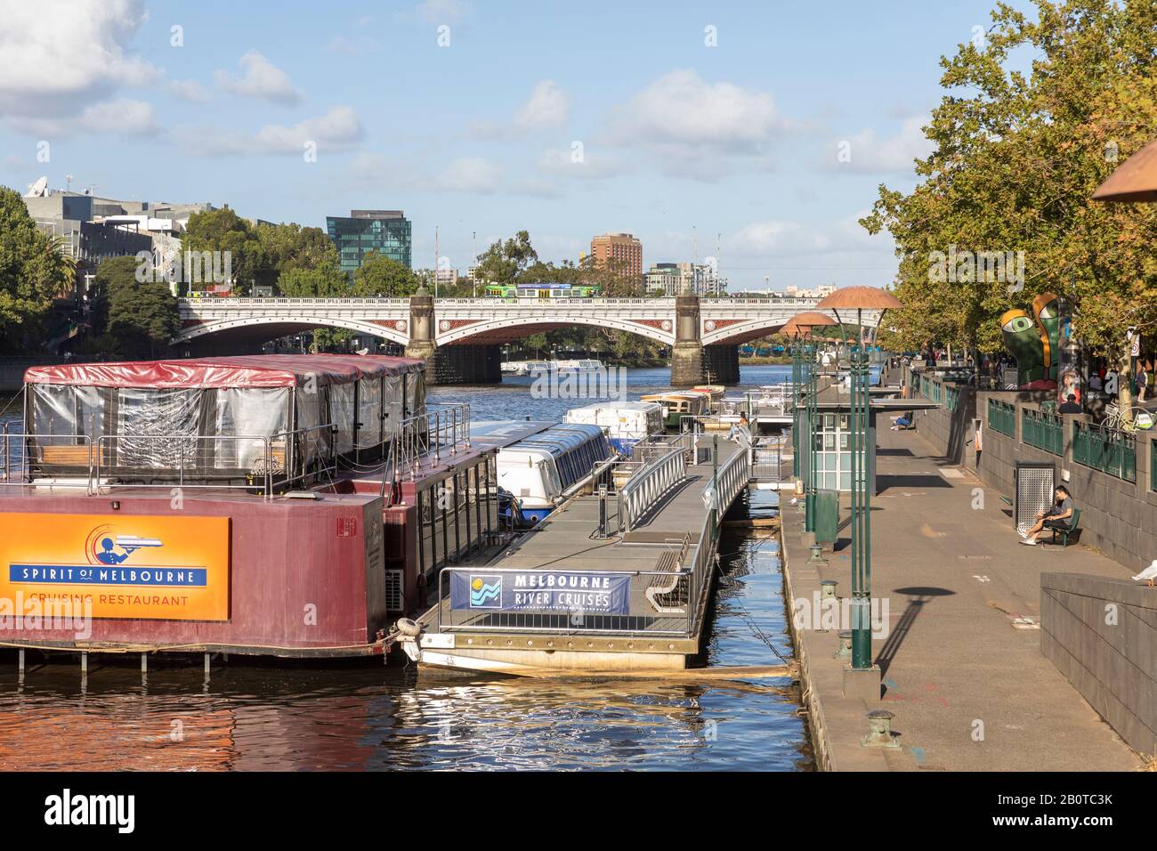 Stadtzentrum von Melbourne und Boote auf dem yarra River, Stadtzentrum von Melbourne, Victoria, Australien Stockfoto