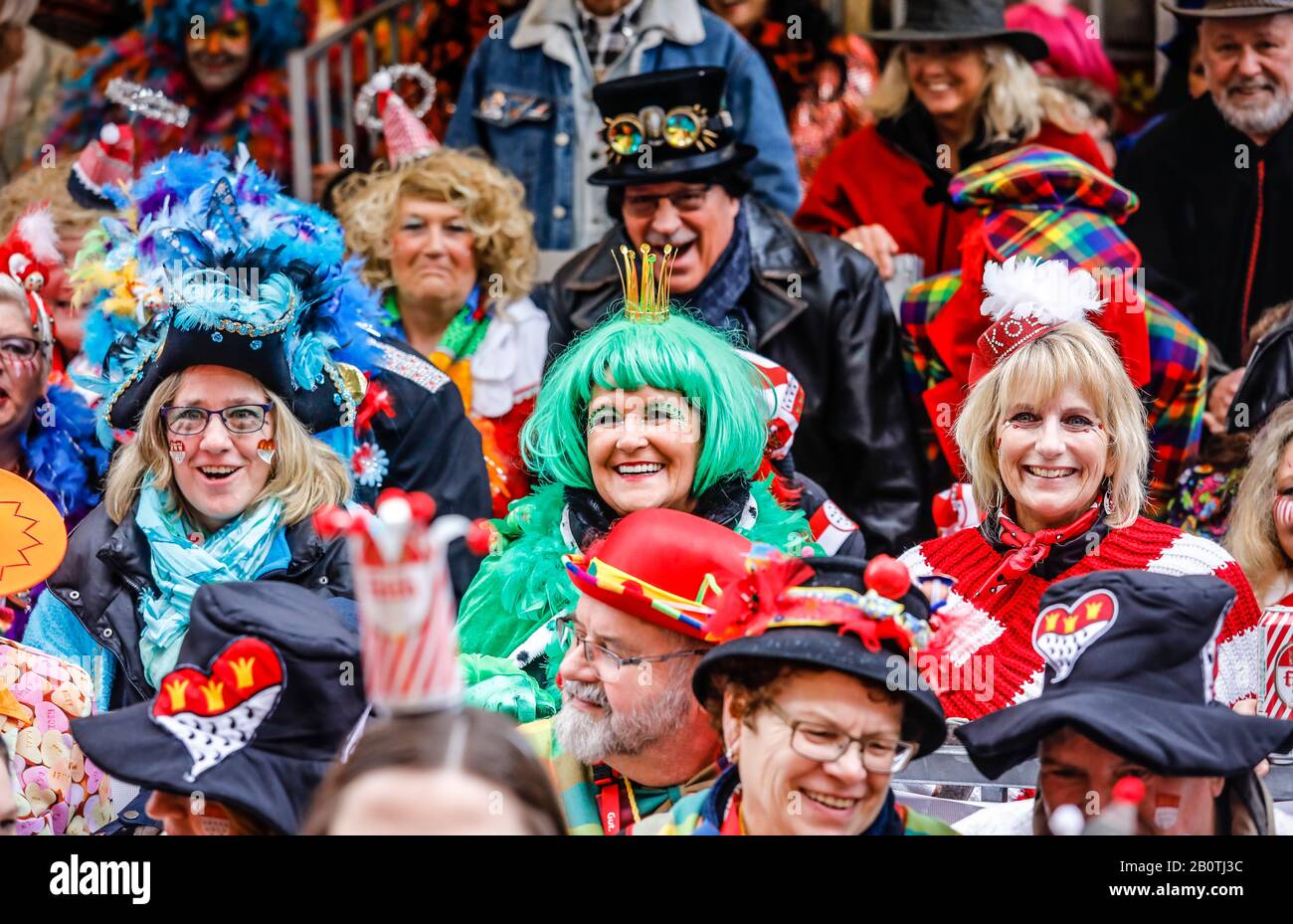 Köln, Rheinland, Nordrhein-Westfalen, Deutschland - Karneval in Köln, an der Weiberfastnacht wird traditionell der Straßenkarneval am Alter eröffnet Stockfoto