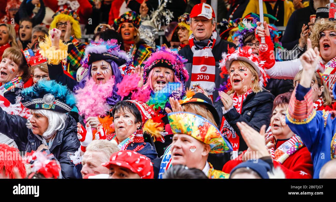 Köln, Rheinland, Nordrhein-Westfalen, Deutschland - Karneval in Köln, an der Weiberfastnacht wird traditionell der Straßenkarneval am Alter eröffnet Stockfoto