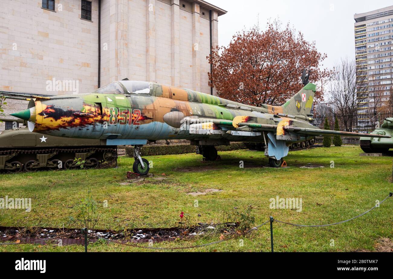 Sukhoi SU-22M4 Überschall-Fignter-Bomber im Museum der polnischen Armee ('Muzeum Wojska Polskiego') Freilichtausstellung schwerer militärischer Ausrüstung. Stockfoto