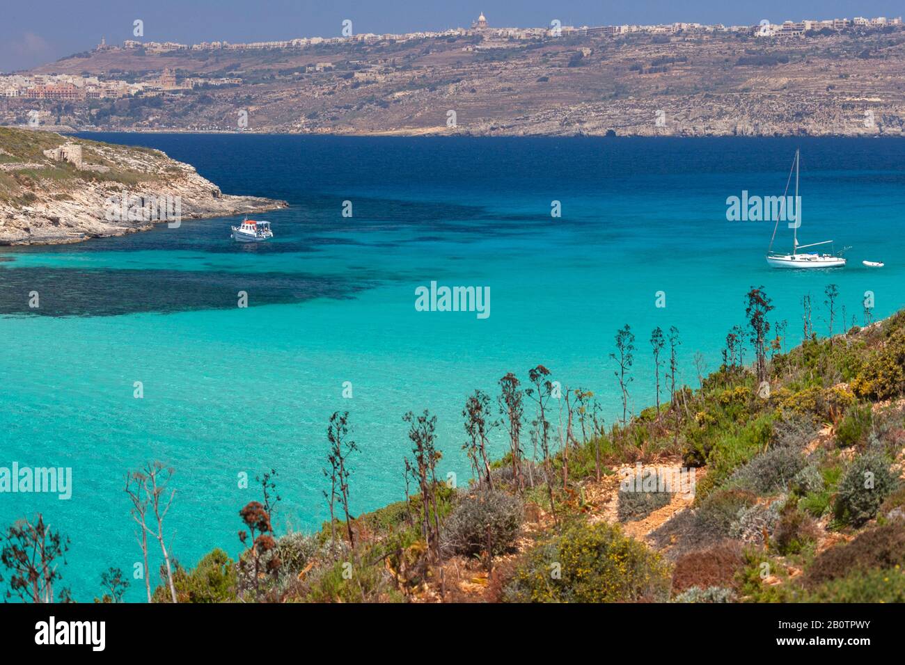 Die Blaue Lagune auf der kleinen Insel Comino vor der Küste von Gozo, Malta. Stockfoto