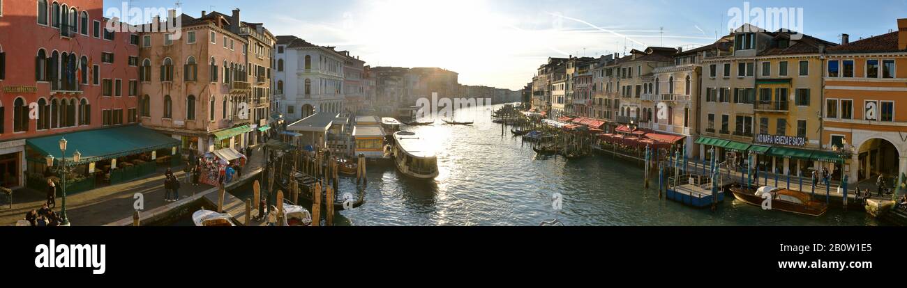 Rialto-Landschaft in Venedig, UNESCO-Weltkulturerbe - Venetien, Italien, Europa Stockfoto