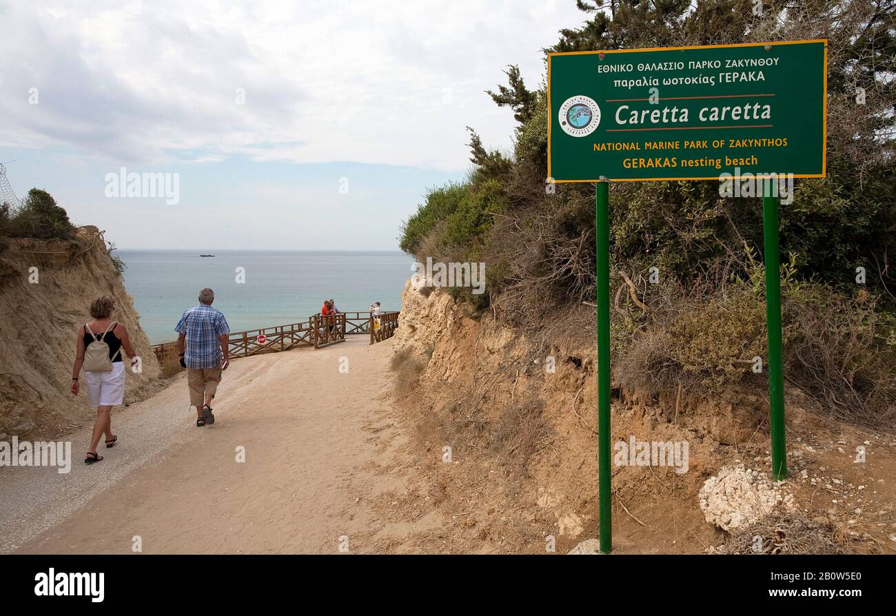 Zugang zum Strand von Dafni, zum nationalen Meerespark und zum Niststrand für Loggerkopf-Meeresschildkröten (Caretta caretta), Gerakas, Zakynthos-Insel, Griechenland Stockfoto