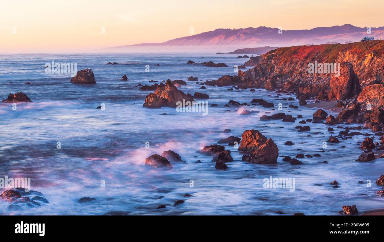 Sonnenuntergang an der Pazifikküste Kalifornien Stockfoto