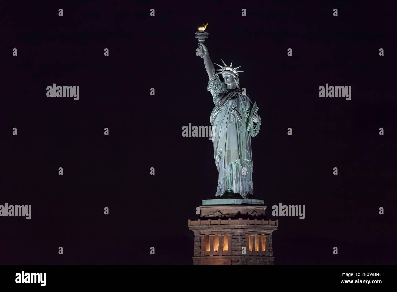 Statue of Liberty NY in der Nacht Stockfoto