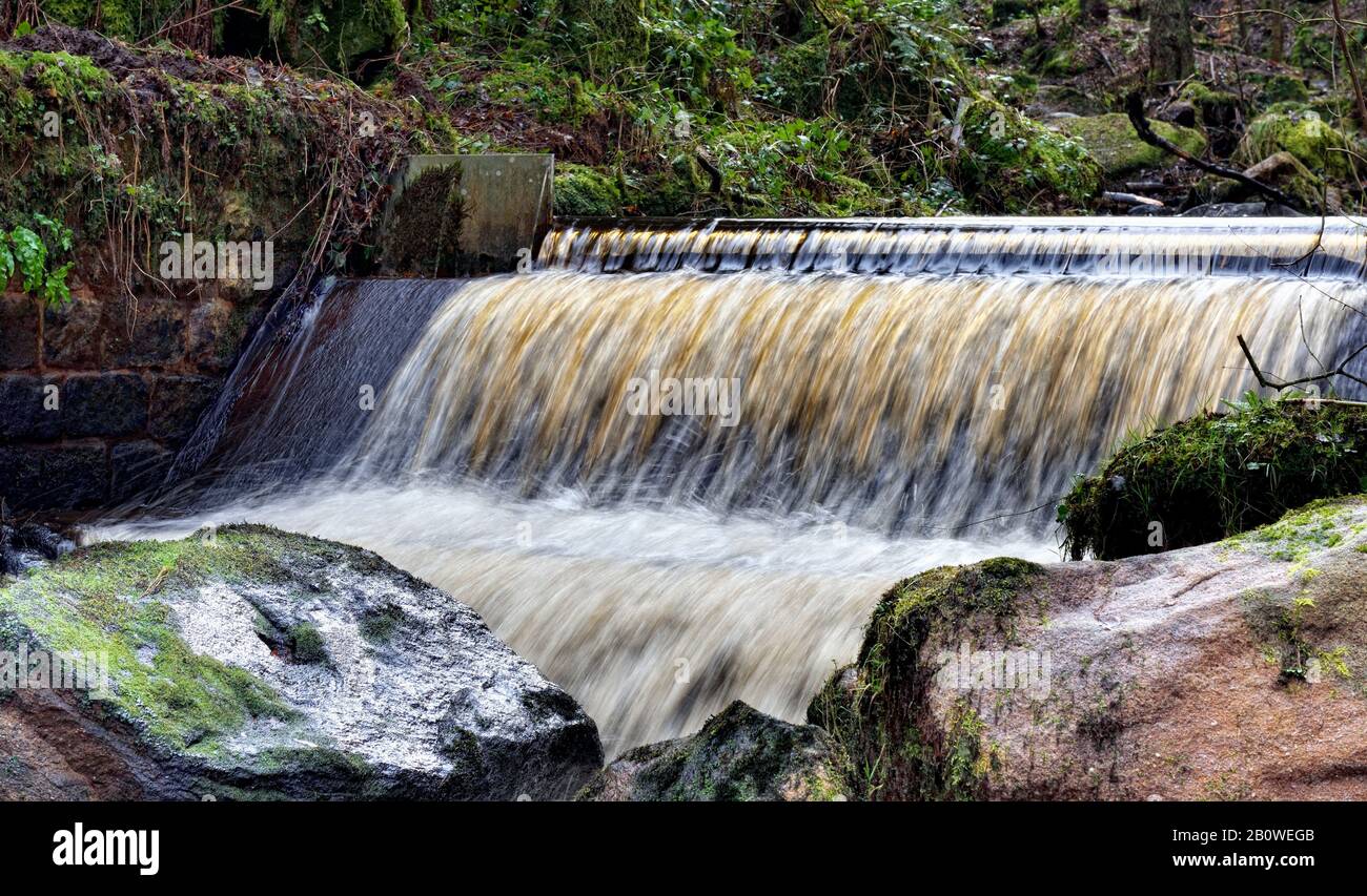 Man Made Waterfall, Wyming Brook Nature Reserve, Sheffield, South Yorkshire, England, Großbritannien Stockfoto