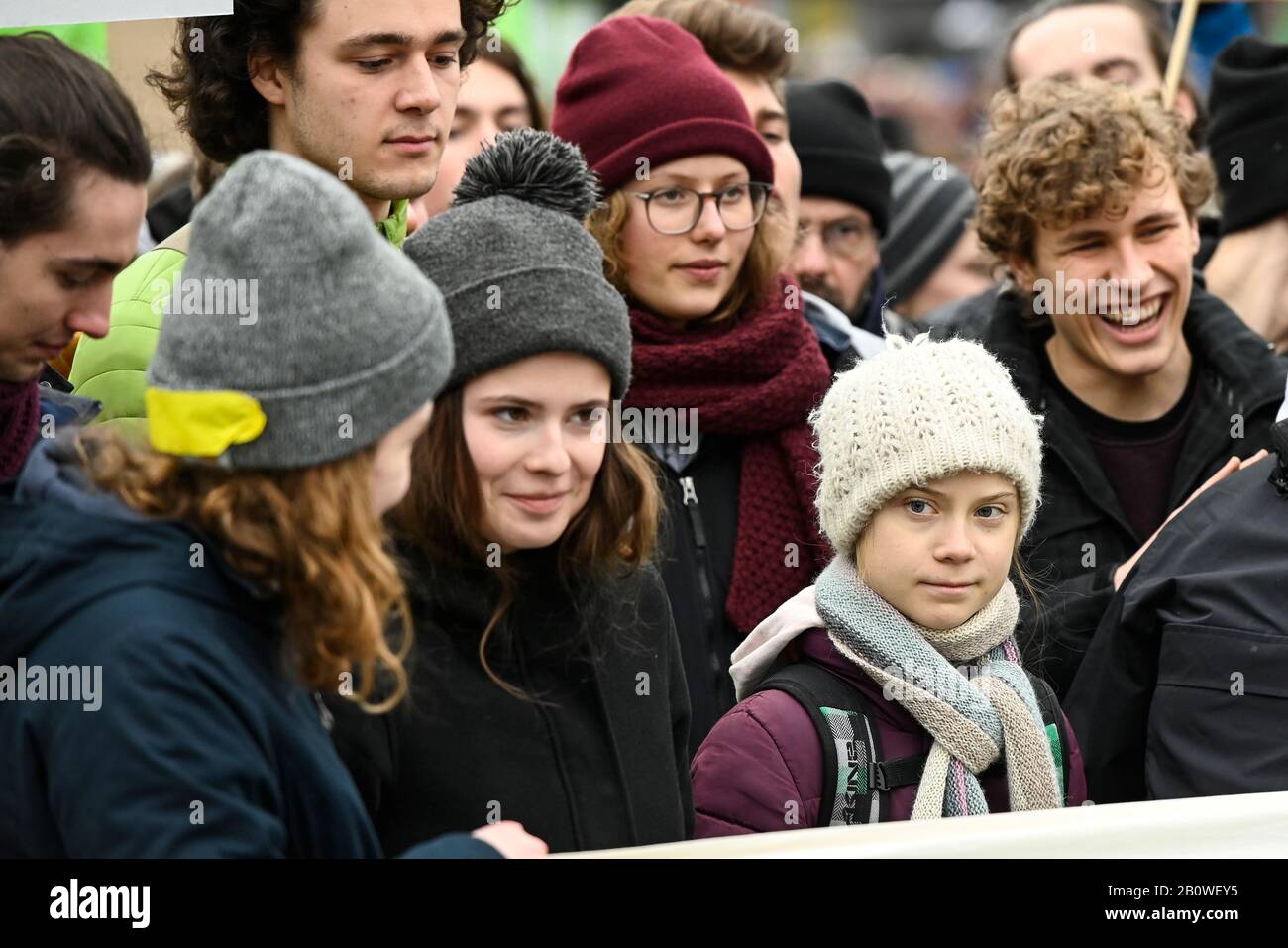 Deutschland, Hamburg City, Freitag für zukünftige Bewegung, Save the Climate Rally mit 30.000 Demonstranten für Klimaschutz, in erster Reihe, die schwedische Aktivistin Greta Thunberg/DEUTSCHLAND, Hamburg, freitags-für zukünftige Bewgung, Demo fuer Klimaschutz, Greta Thunberg 21.2.2020 Stockfoto