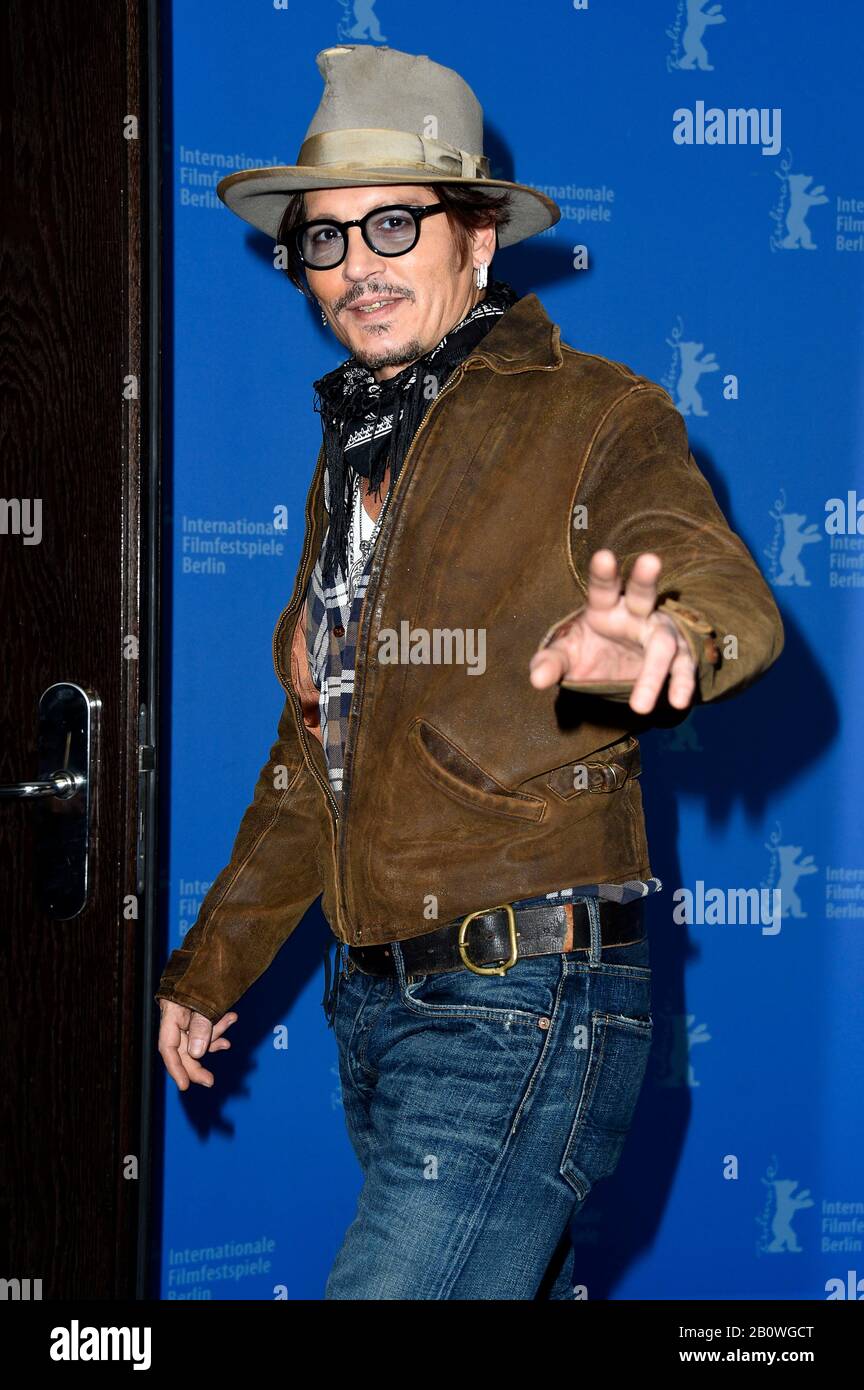 Berlin, Deutschland. Februar 2020. Johnny Depp während der "Minamata"-Fotocall beim 70. Internationalen Filmfestival Berlin/Berlinale 2020 im Hotel Grand Hyatt am 21. Februar 2020 in Berlin, Deutschland. Kredit: Geisler-Fotopress GmbH / Alamy Live News Stockfoto