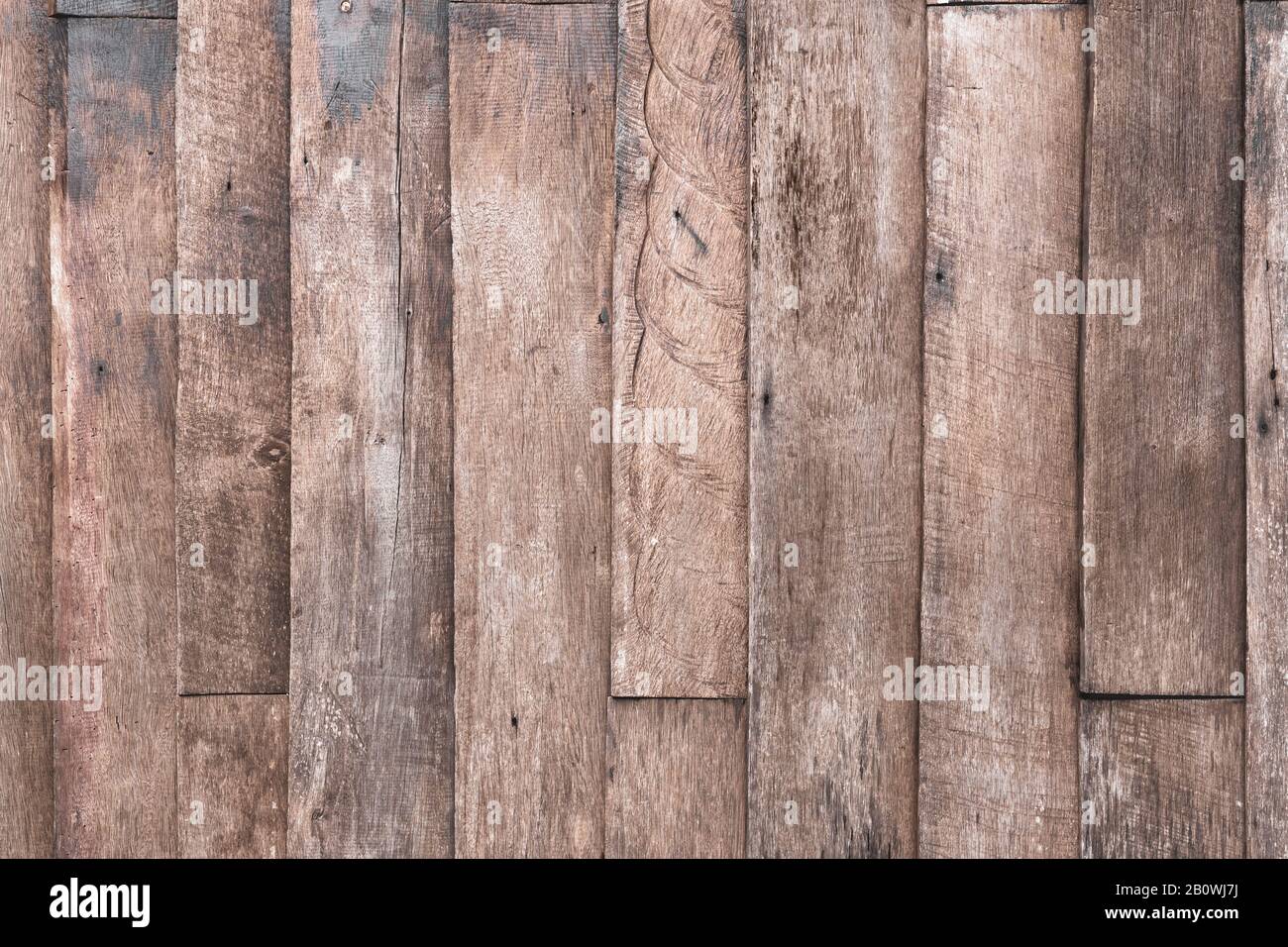 Alte braune Wandtäfelstruktur aus Grunge, Holzhintergrund, Holzbohlen Stockfoto