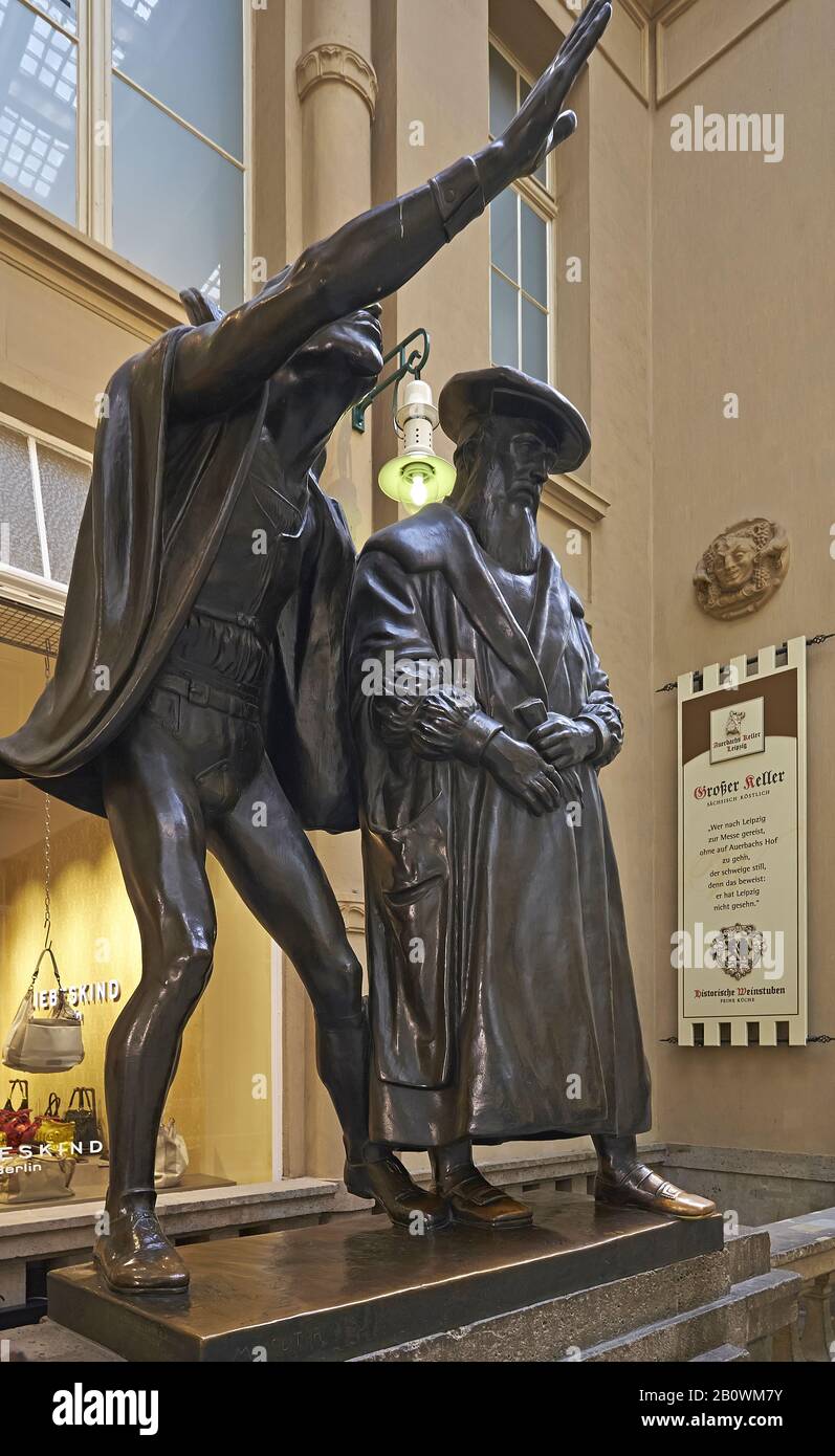 Kunststoff Faust und Mephisto zum Auerbachs Keller in der Mädlerpassage in Leipzig, Sachsen, Deutschland, Europa Stockfoto