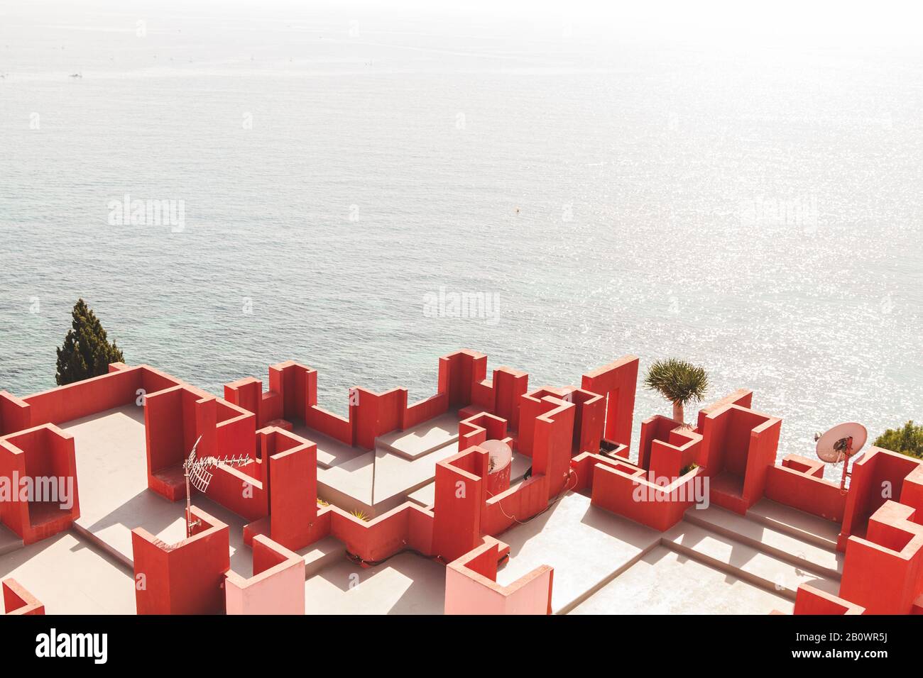Muralla-Roja-Gebäude von Ricardo Bofill entworfen Stockfoto