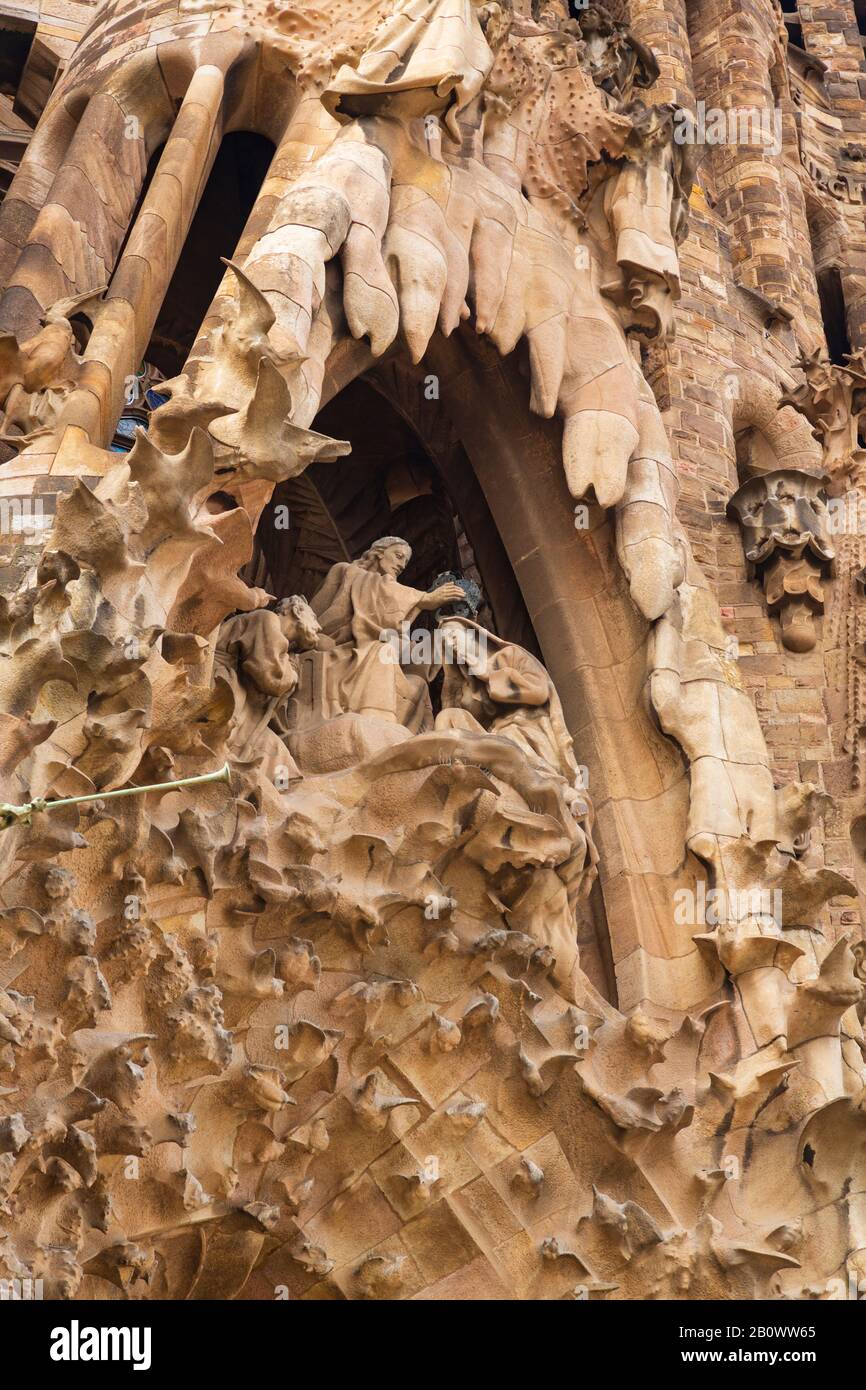 Details aus der Geburtsfassade, der Sagrada Familia Bascilica, Barcelona, Catalunya, Spanien Stockfoto