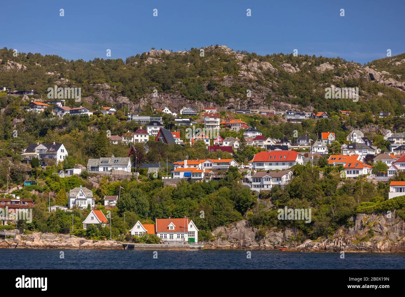 Bergen, NORWEGEN - Sandviken Viertel am Wasser Häuser, Byfjorden Fjord, nördlich des Vagen Harbour. Stockfoto