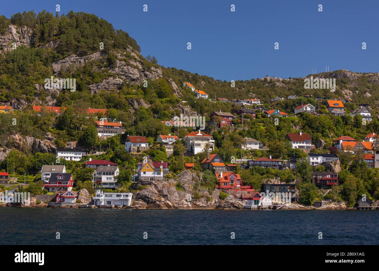 Bergen, NORWEGEN - Sandviken Viertel am Wasser Häuser, Byfjorden Fjord, nördlich des Vagen Harbour. Stockfoto