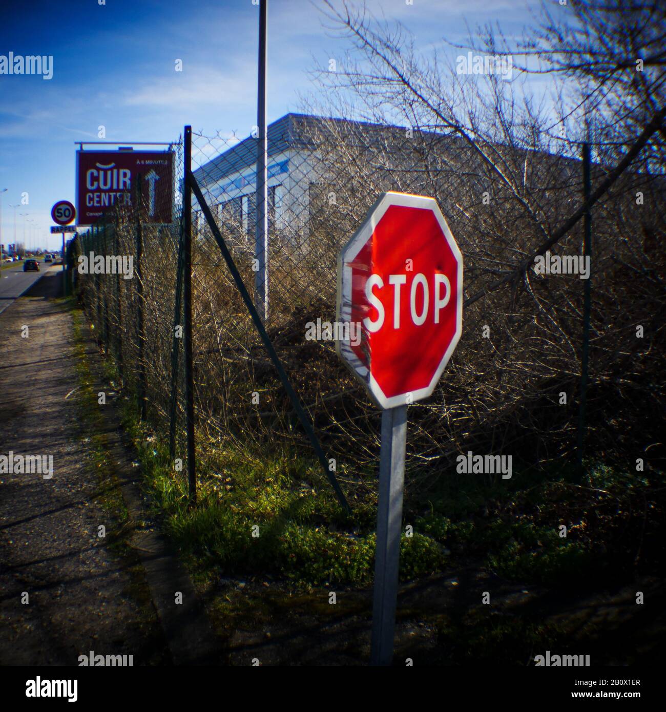 Hässliches Gewerbegebiet, RN6 Straßenrand, Holga Digitalbild, Chassieu, Frankreich Stockfoto