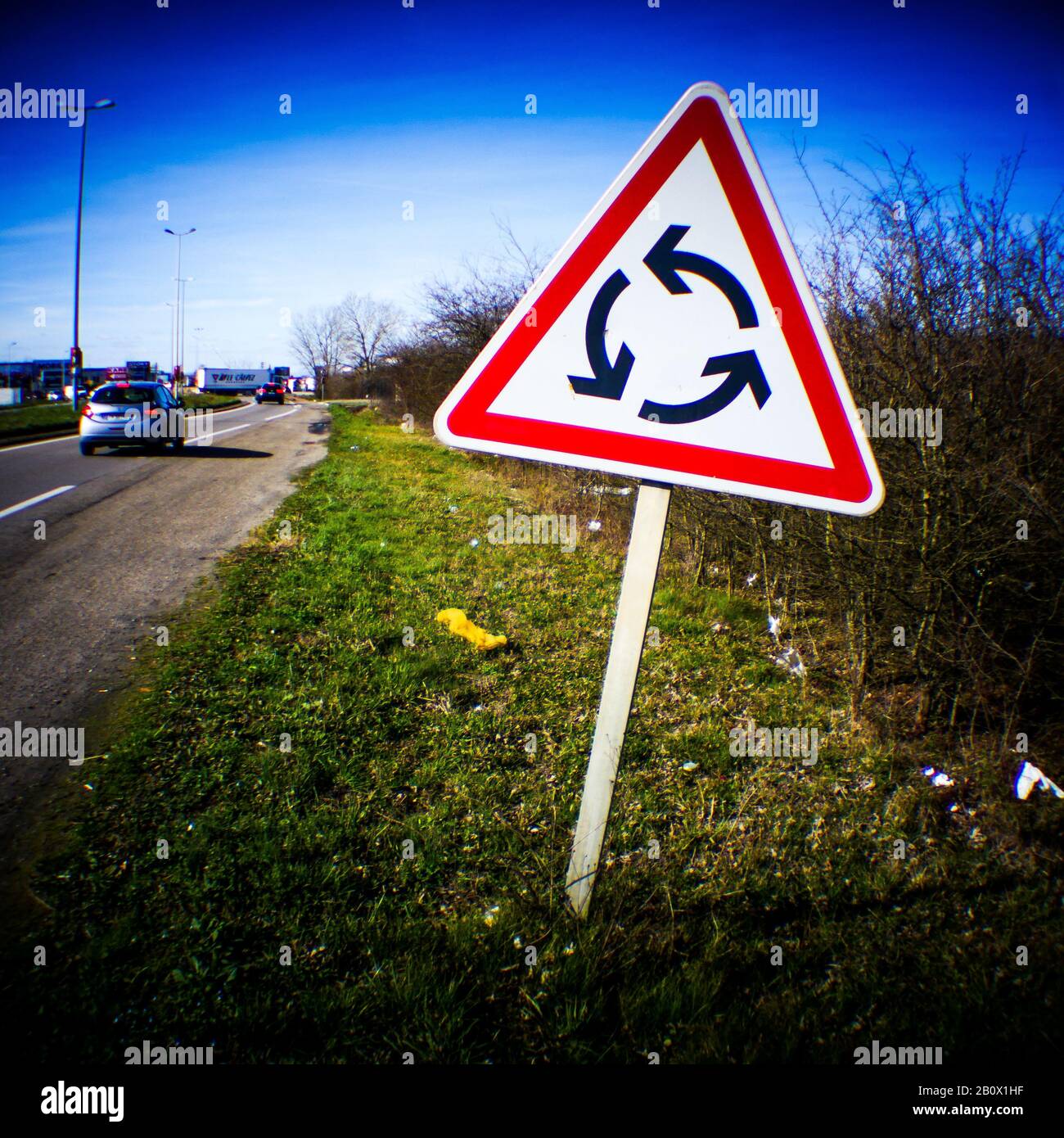 Straßenschild, RN6 Straßenrand, Holga Digitalbild, Chassieu, Frankreich Stockfoto