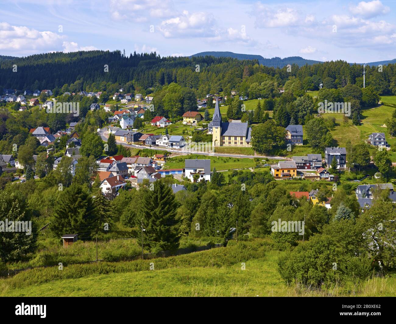Blick auf Stützerbach mit Kirche bei Ilmenau, Thüringen, Deutschland, Stockfoto