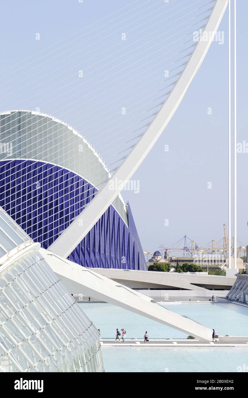 Brücke Puente de l'Assut de l'Or und Agora, Ciudad de las Artes y las Ciencias, Valencia, Spanien Stockfoto