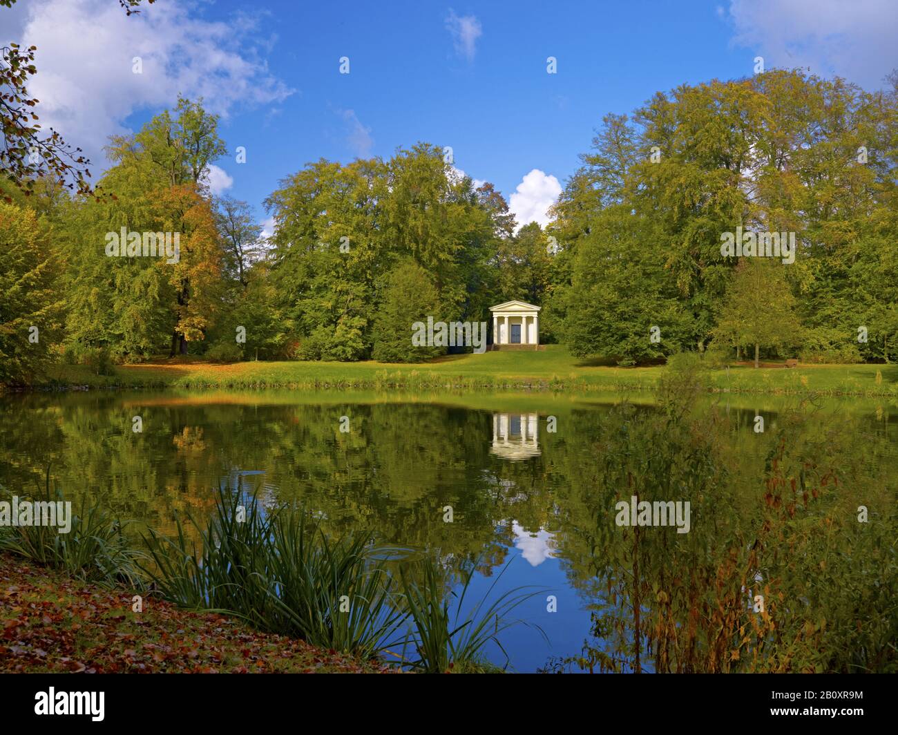Merkurtempel und Großer Parkteich im Gothaer Schlosspark, Gotha, Thüringen, Deutschland, Stockfoto