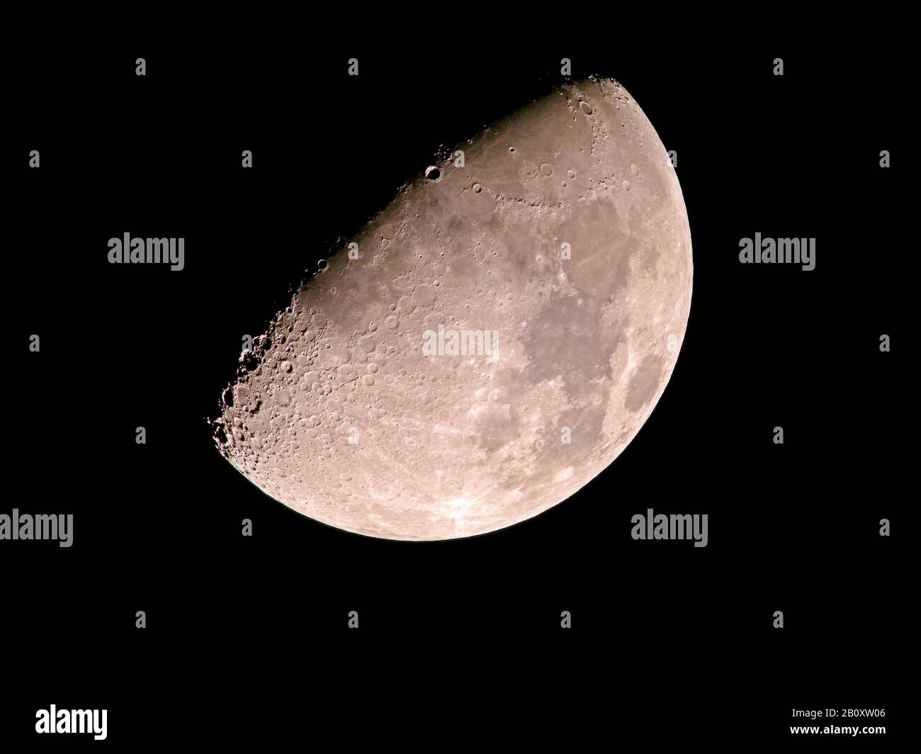 Wachsend gibbous, Phase des Mondes, in angolanischer Sprache Stockfoto