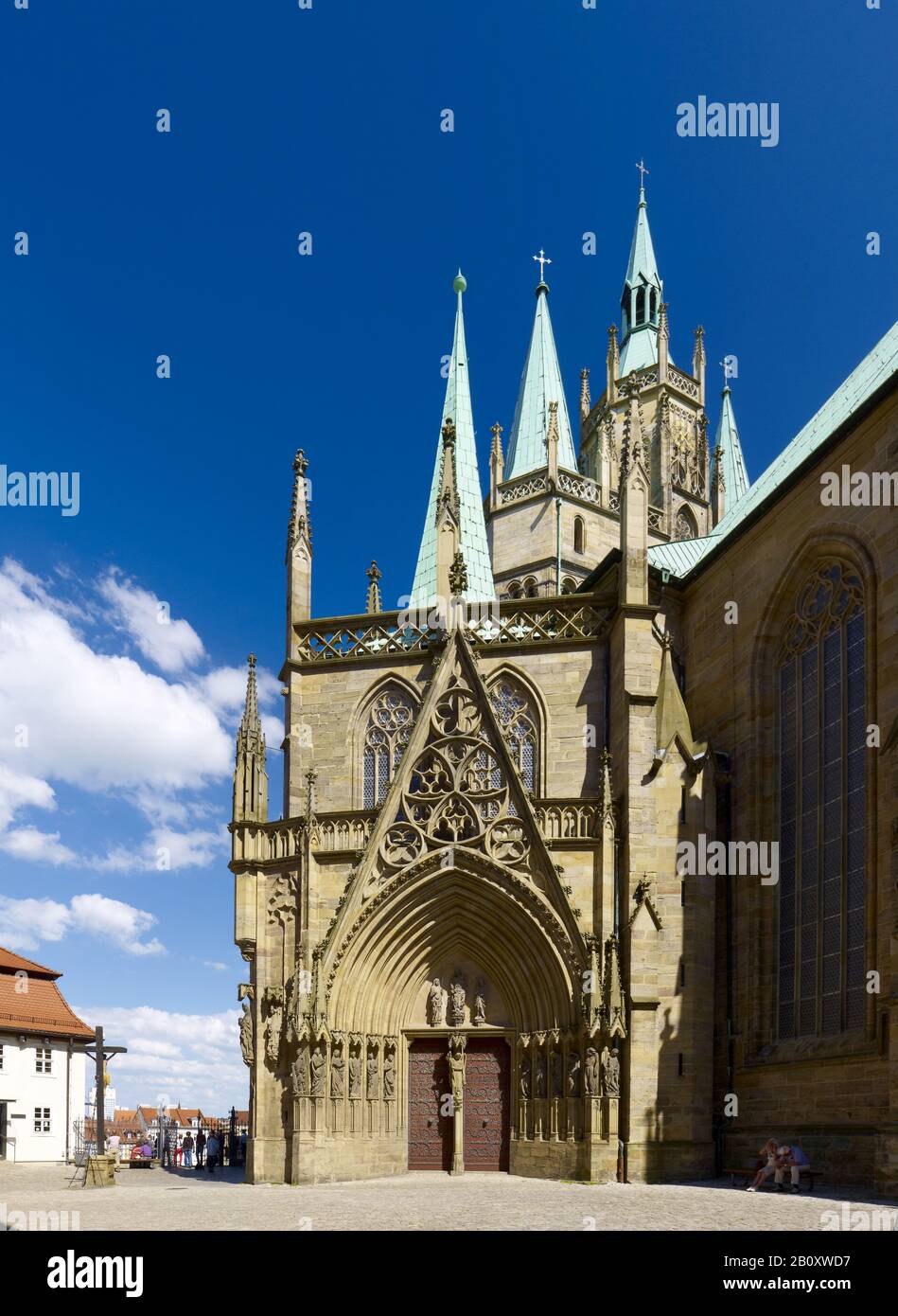 Dreiecksportal des Mariendoms mit den klugen und törichten Jungfrauen, Erfurt, Thüringen, Stockfoto