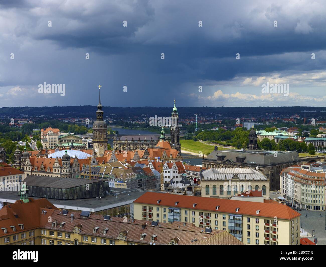 Blick über Dresden mit Schloss, Hofkirche und Semperoper, Sachsen, Deutschland, Stockfoto