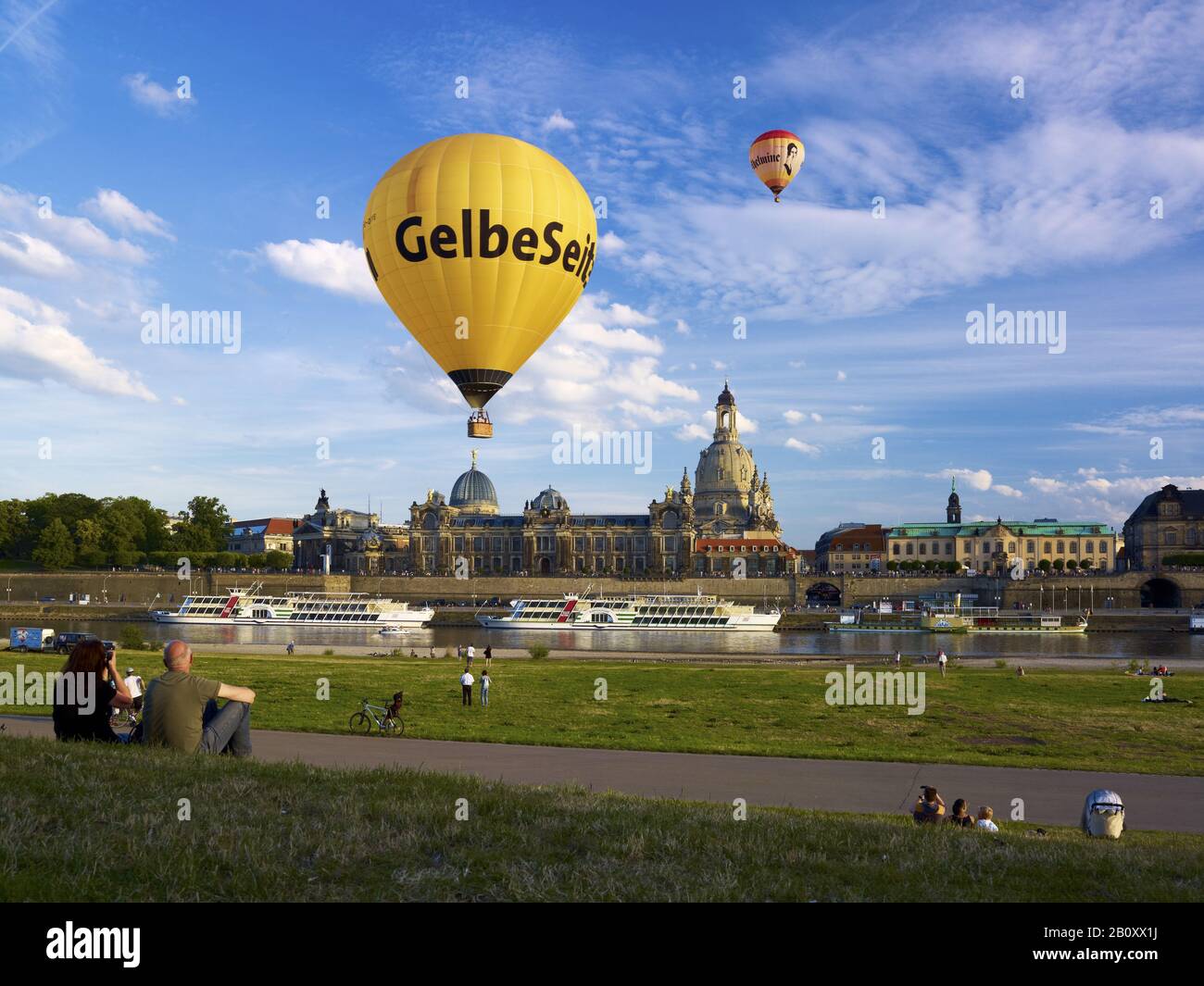 Ballonfahrer, Start vom Elbufer, Dresden, Sachsen, Deutschland, Stockfoto