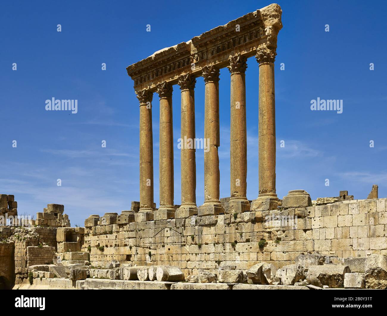 Säulen des Jupitertempels in der antiken Stadt Baalbek, Libanon, Stockfoto