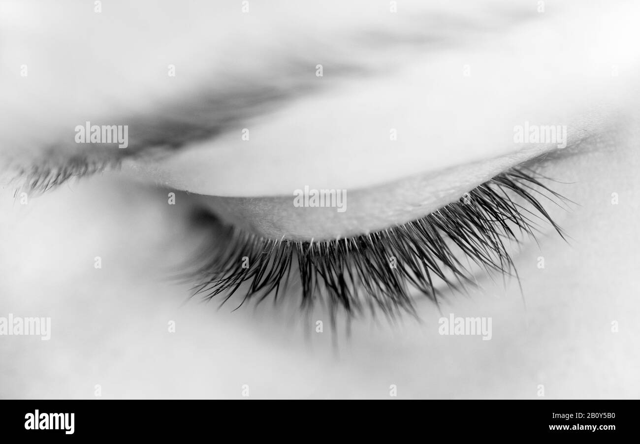 Menschliches auge detail Schwarzweiß-Stockfotos und -bilder - Alamy