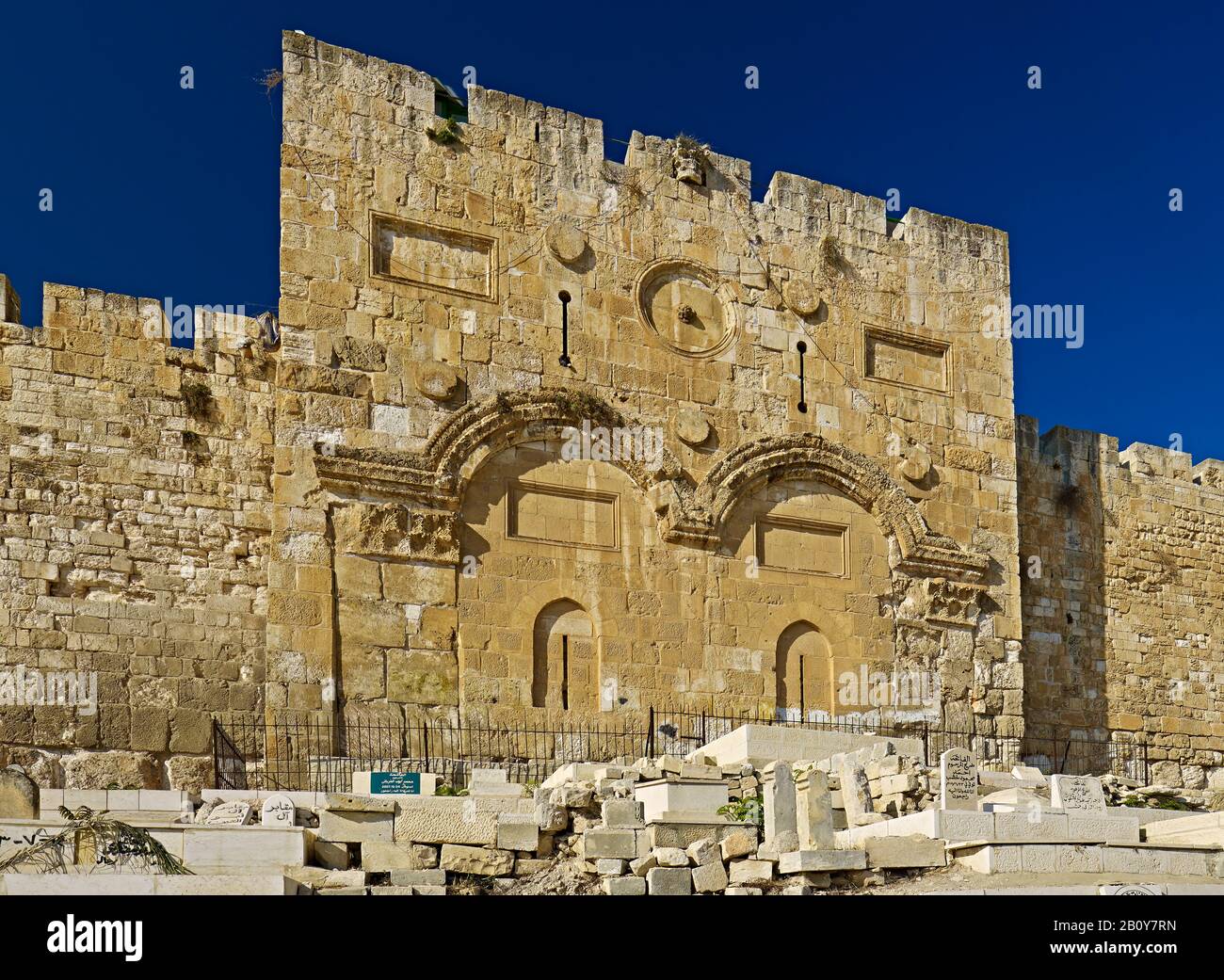 Das Goldene Tor (Tor der Barmherzigkeit) an der Ostwand des Tempelbergs in Jerusalem, Israel, Stockfoto