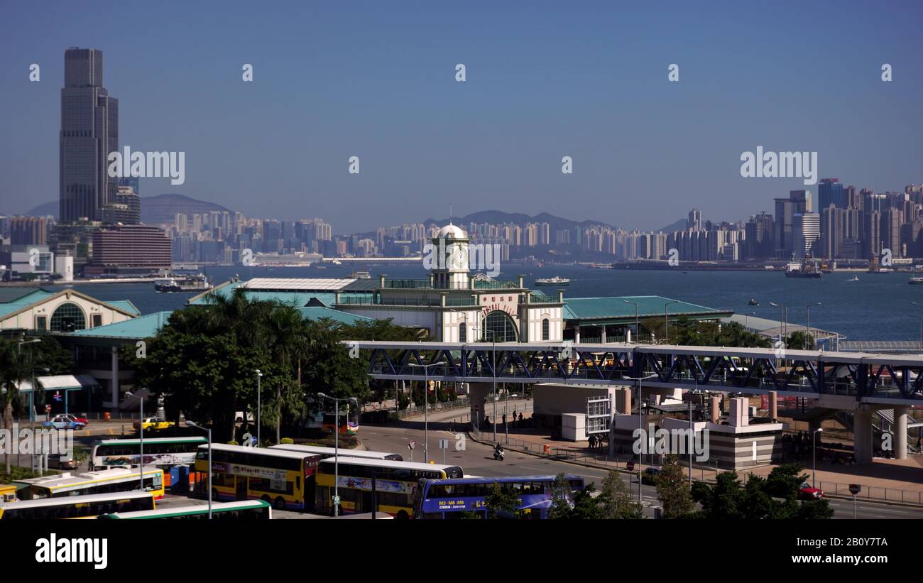 Hongkong - 24. November 2019: Central Pier in Hongkong, China, Mittelschuss Stockfoto