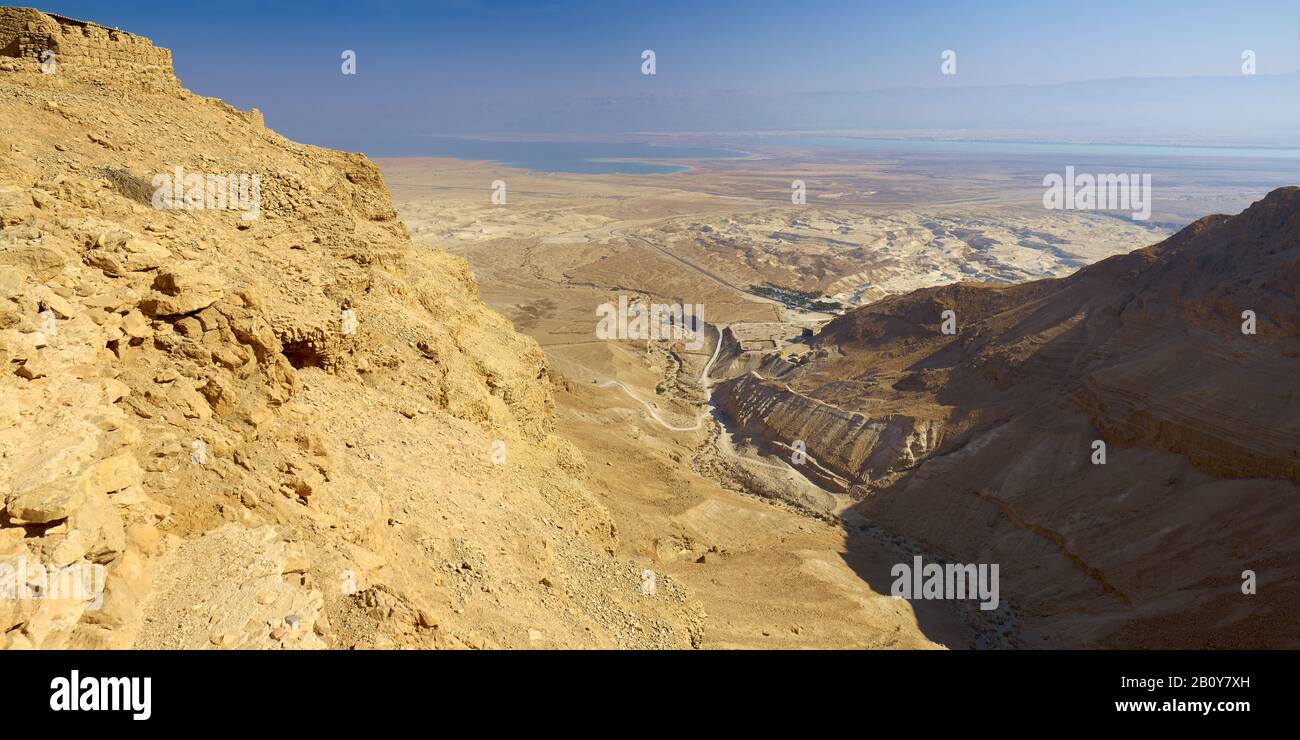 Blick von der Festung Masada in das Wadi Masada zum Toten Meer, Israel, Naher Osten, Stockfoto