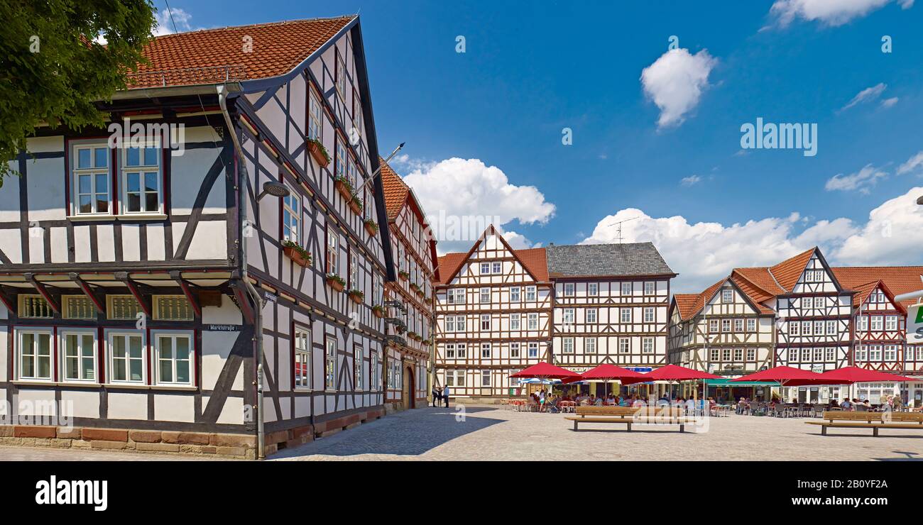 Rathaus und Fachwerkhäuser am Obermarkt in Eschwege, Werra-Meißner-Kreis, Hessen, Deutschland, Stockfoto