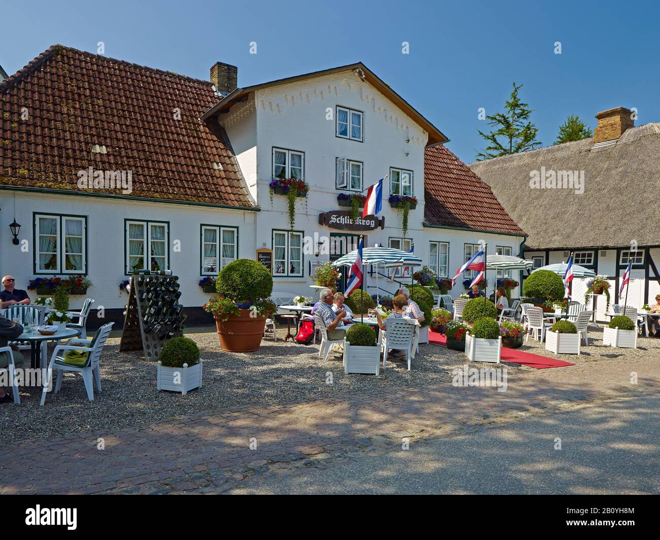 Der Gasthof Schlie Krog in Sieseby an der Schlei, Kreis Rendsburg-Eckernforde, Schleswig-Holstein, Deutschland, Stockfoto